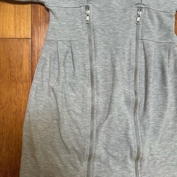 French Connection | Grey jersey short sleeve bodycon dress with zippers size 6 - Picture 4 of 8
